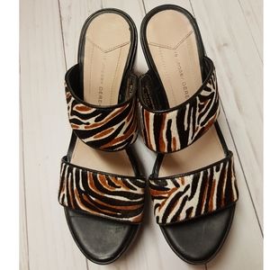 10 Crosby Luanda Too brown zebra chunk sandals